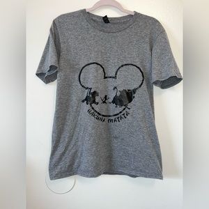 (SOLD)Hakuna Matata Disney shirt